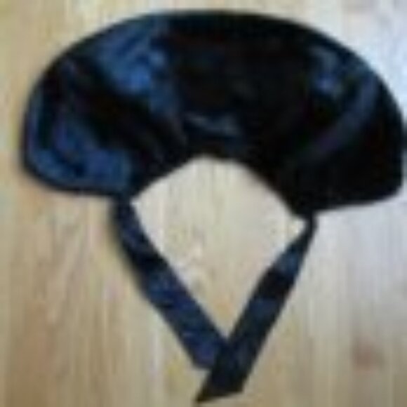 GIRL'S SIZE XS (2 - 4) BLACK FAUX FUR CAPE, CHIRISTMAS, HOLIDAY CAPELET, PARTY - Picture 8 of 8